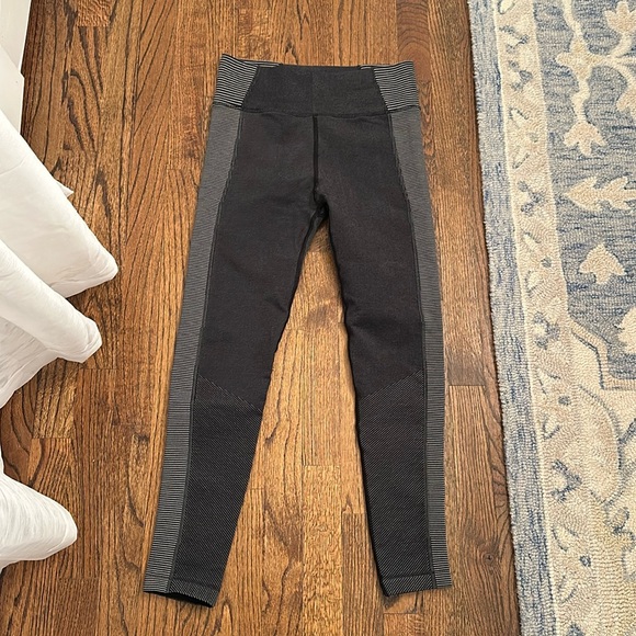 Offline by Aerie - Picture 7 of 11